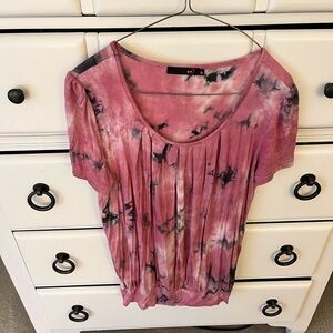 Size medium tie dye top!